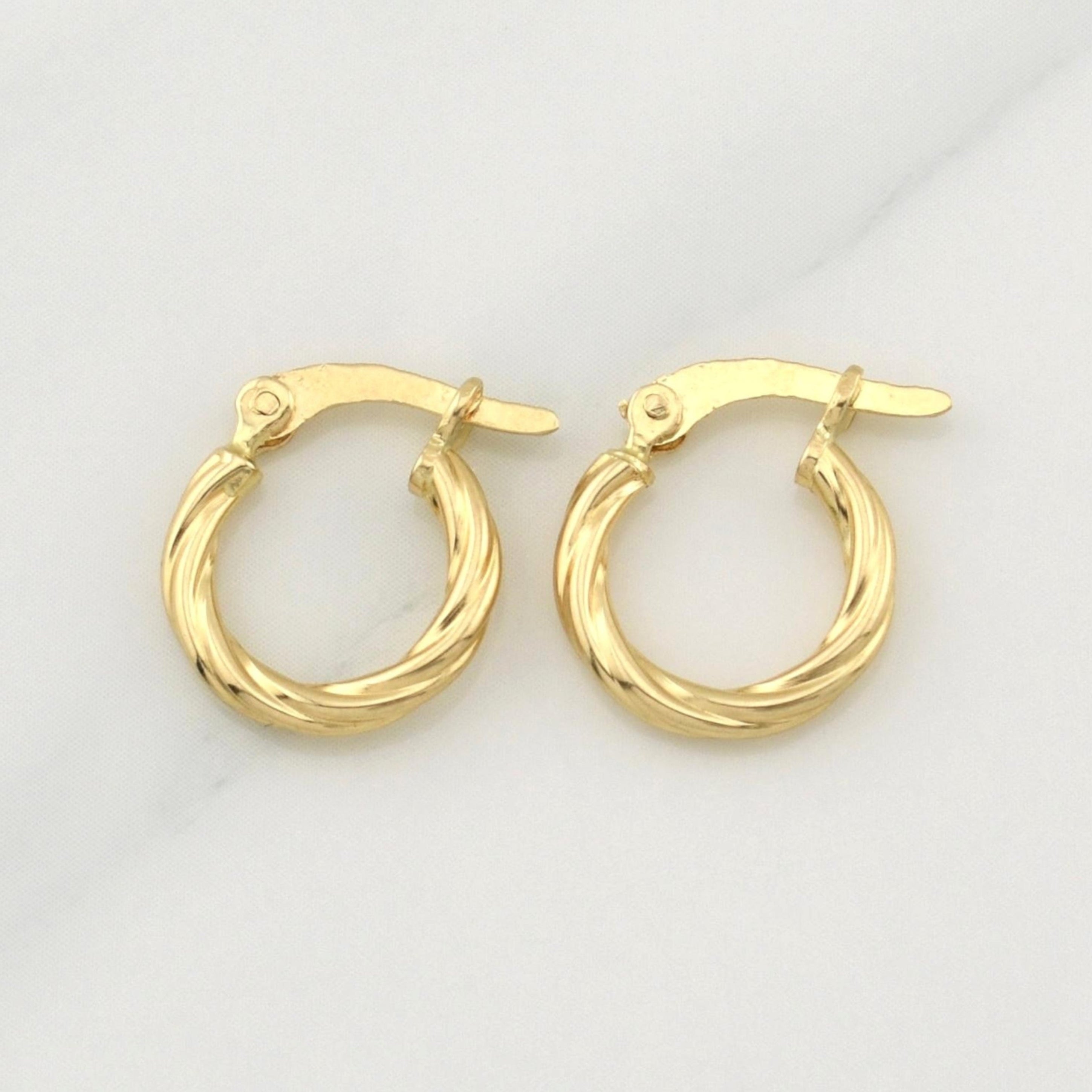Candongas Mary 0.9 g / 1/2 in Oro Amarillo 18K