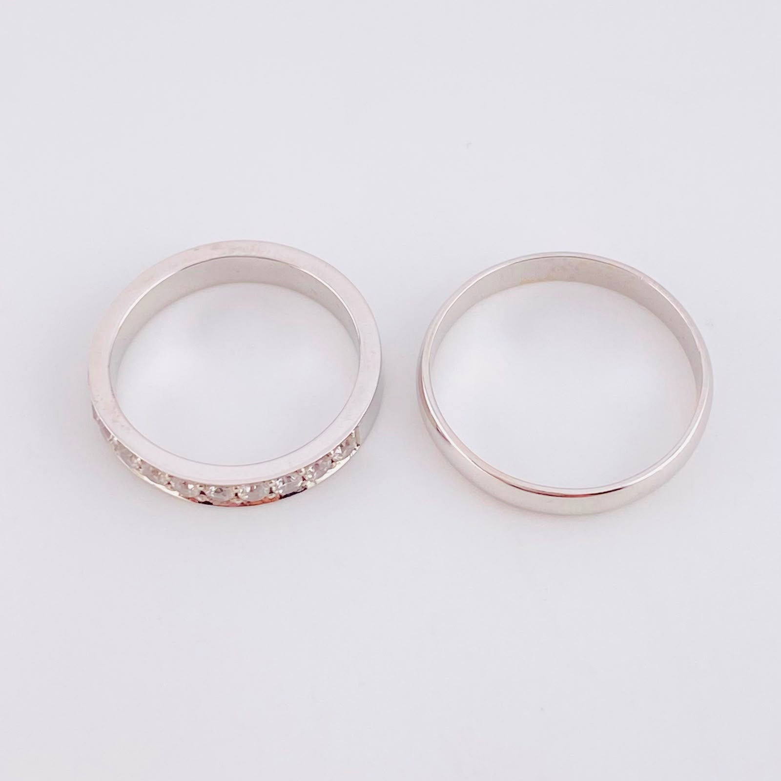 Set Half-Round Hoops 4.95g / Size 7 and Size 5 / White Zirconia 18K White Gold