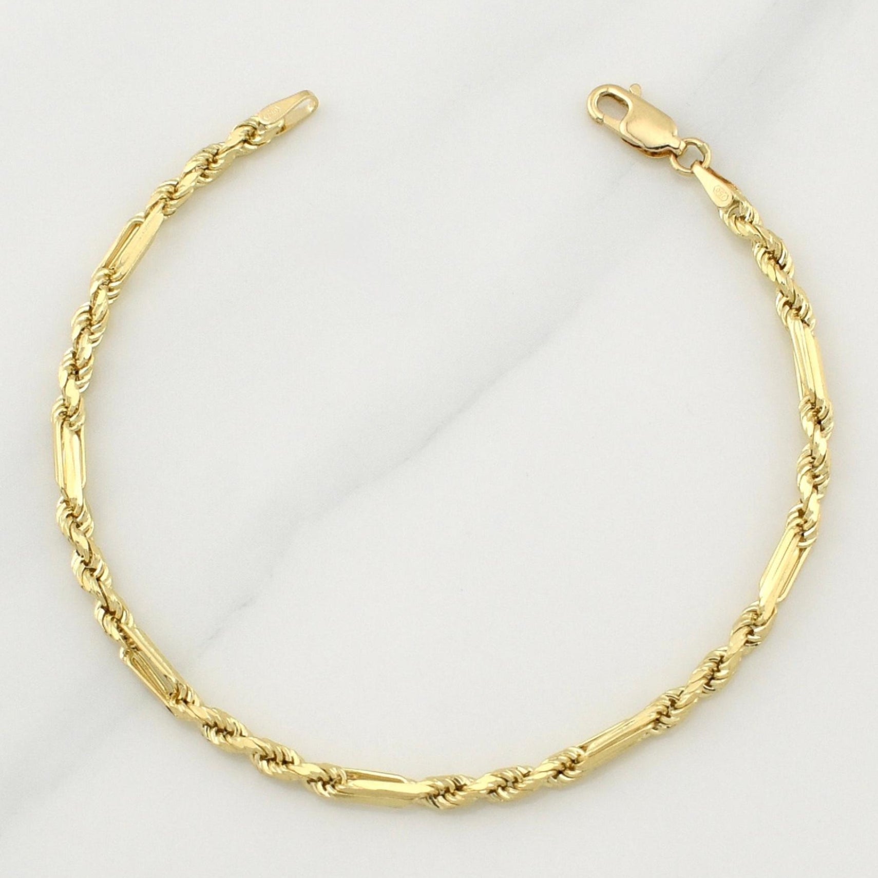 Pulso Lazo Especial 4.4g / 7 in / 3mm Oro Amarillo 18K