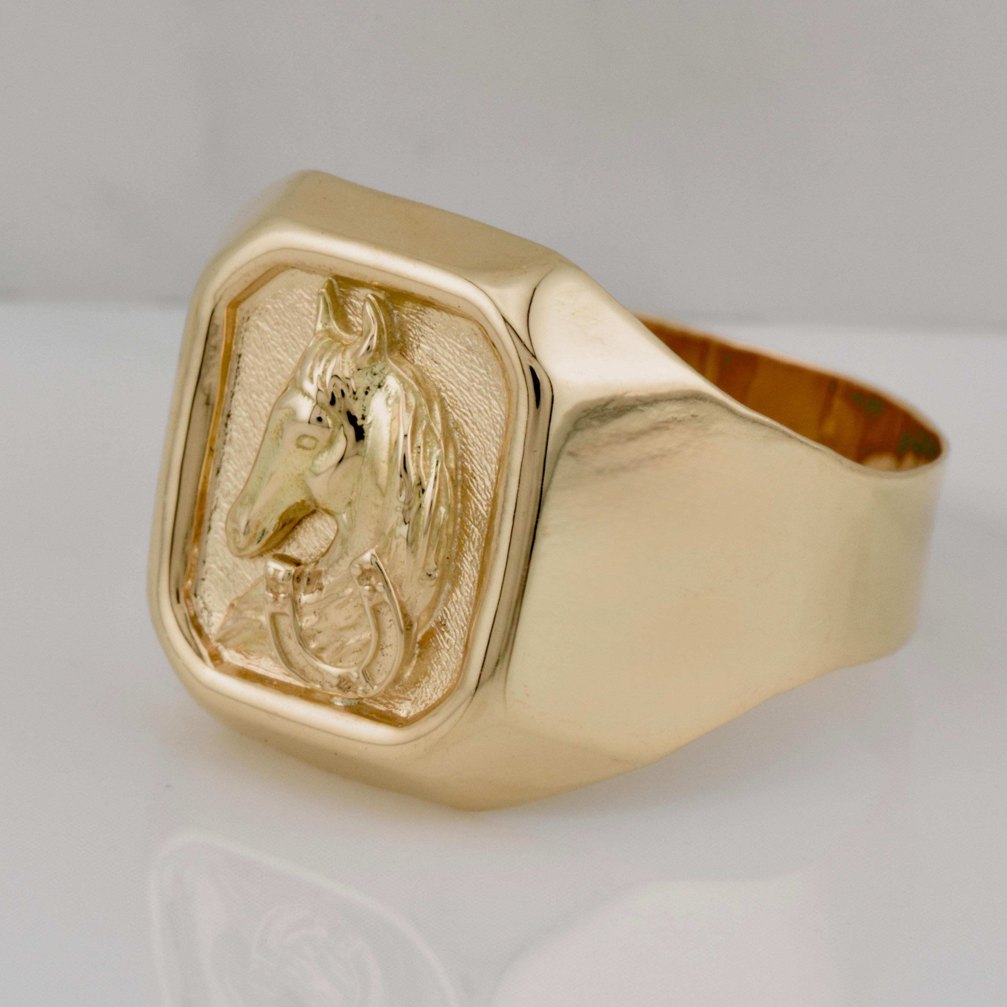 Horse Ring 3.7g / T9 Yellow Gold 18K