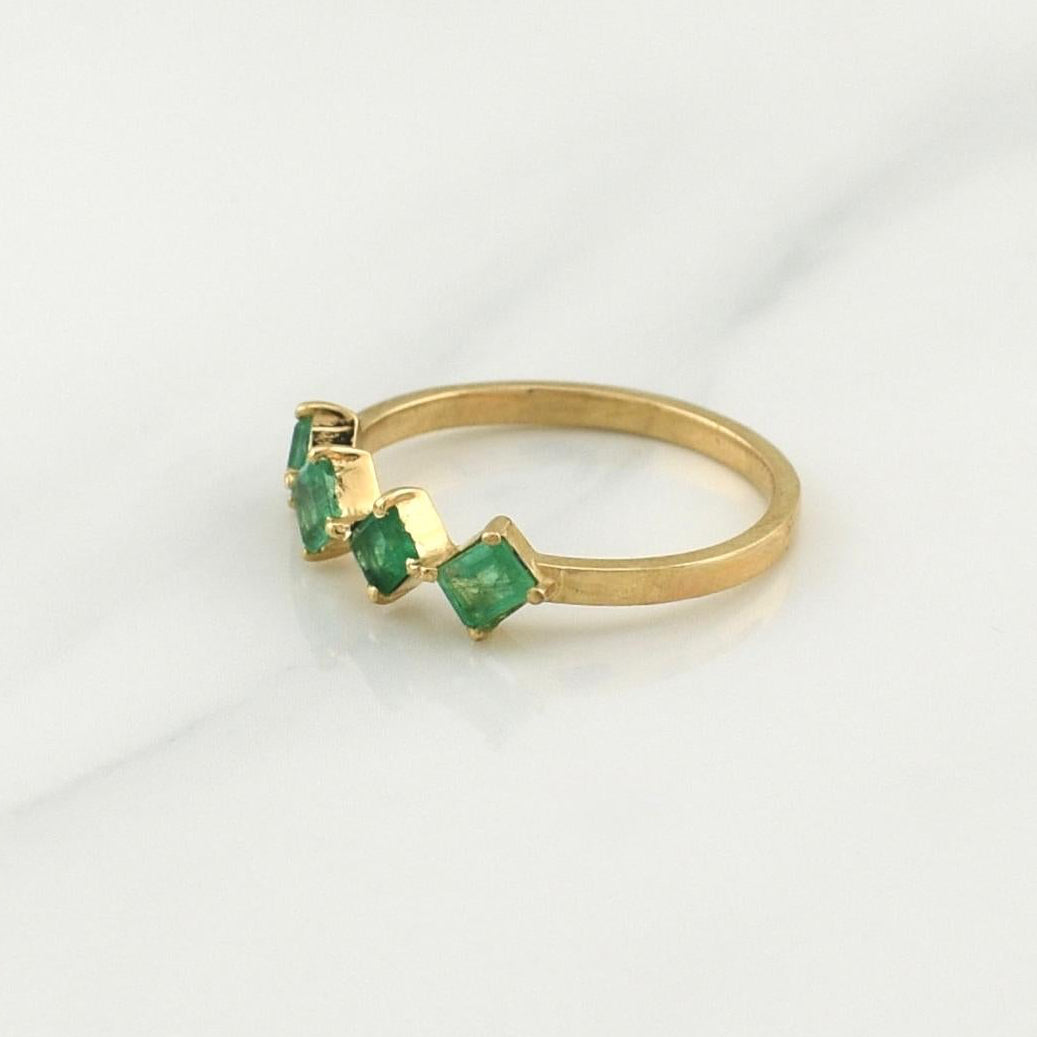 Anillo Cuarteto Esmeraldas 60pts 2.2gr / T7 1/4 / Oro Amarillo 18K !