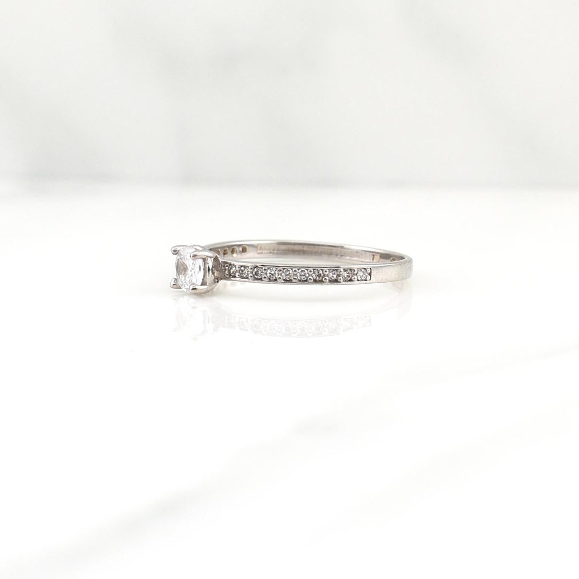 Solitaire Churumbela Ring 1.5gr / T7 1/4 / White Gold 18K !