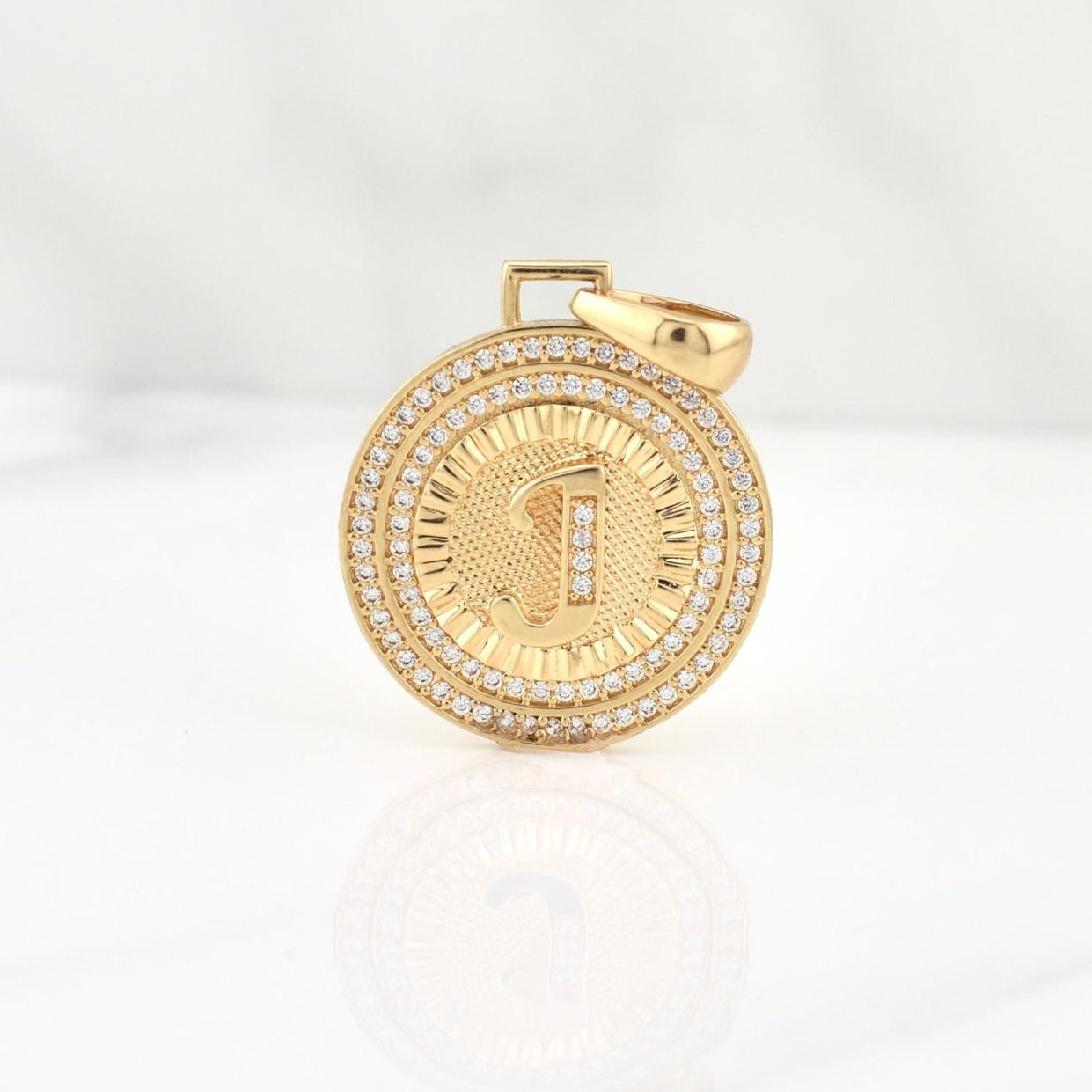Dije Medalla Letra J 4.3gr / 1 1/4 in / Oro Amarillo 18K !