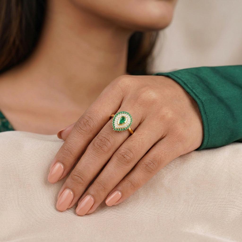 Halo Drop Ring Emeralds 0.4pts Diamonds 0.1pts 4.8g / T6.75 Yellow Gold 18K
