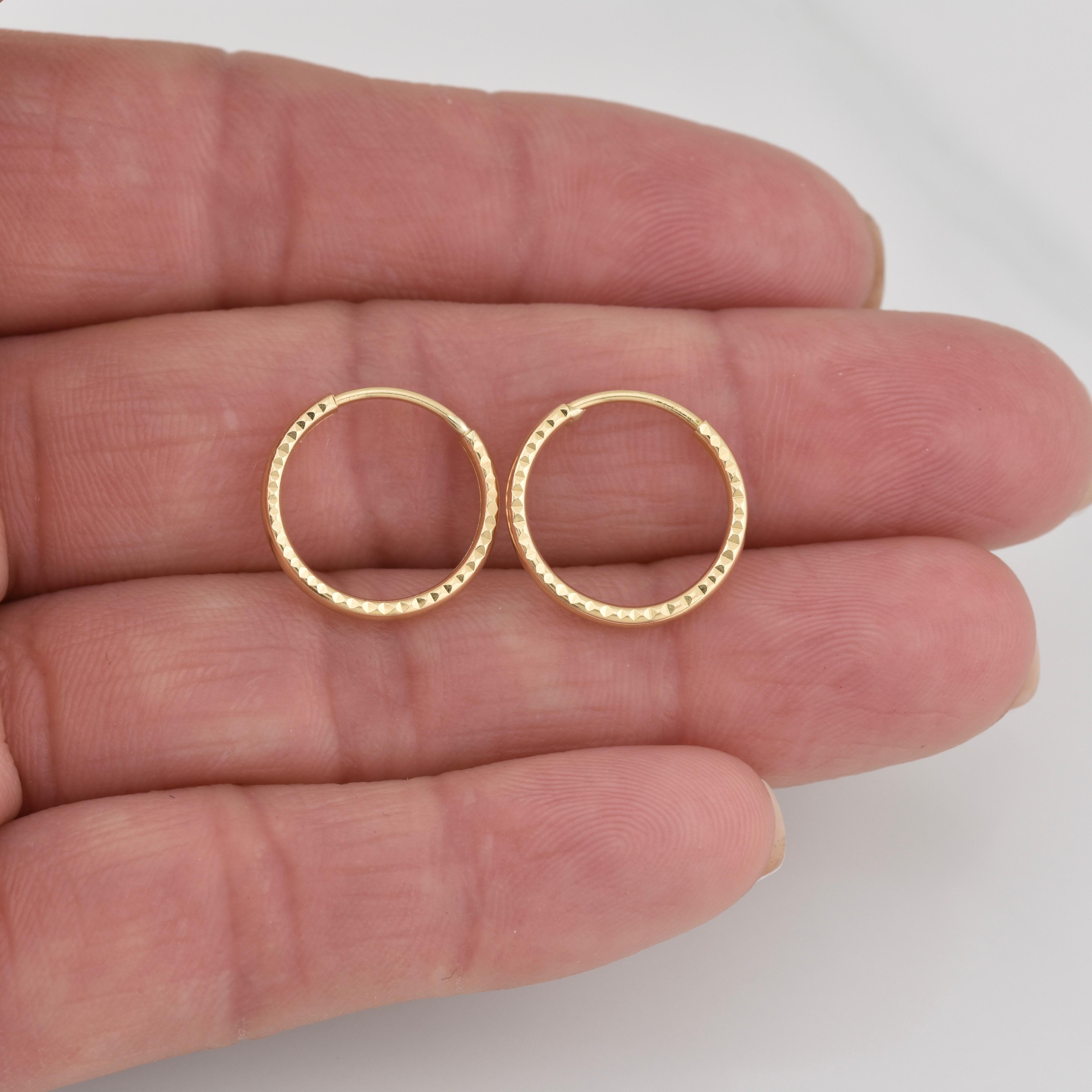 Candongas Aro Rayado 0.85g / 1/2 in Oro Amarillo 18K