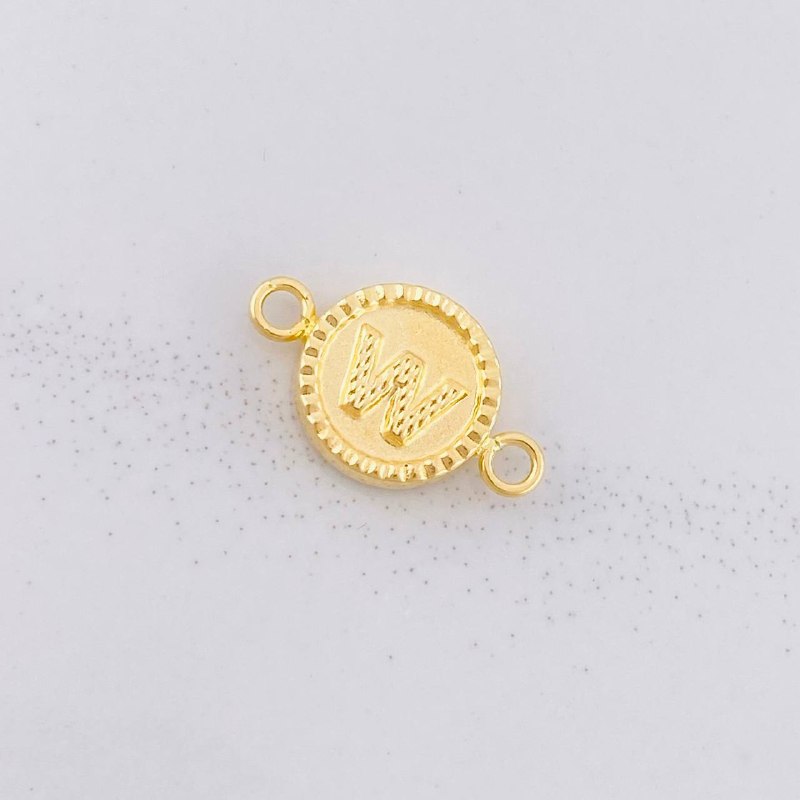 Charm Circle Letter W 0.6g / 3/4 in Yellow Gold 18K