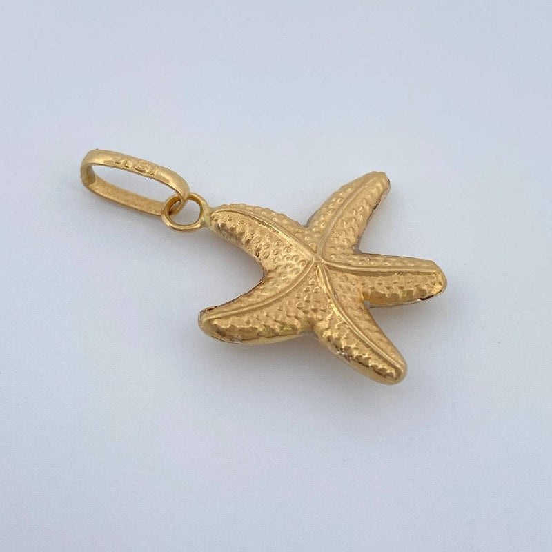 Starfish Pendant 0.9gr / 1in / 18K Gold