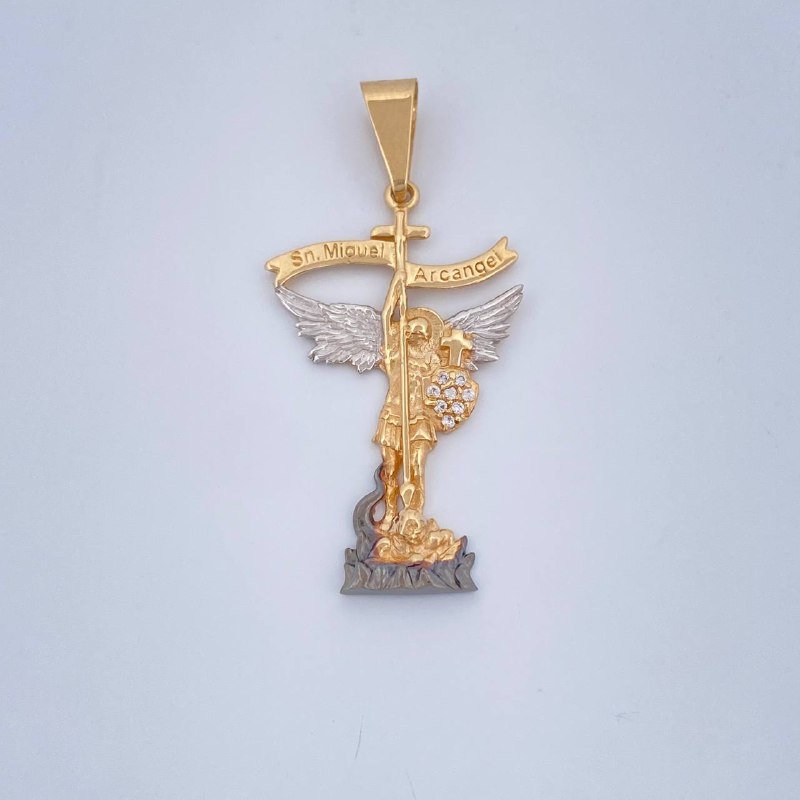San Miguel Pendant 2.6gr / 1.6in / Three 18K Golds $