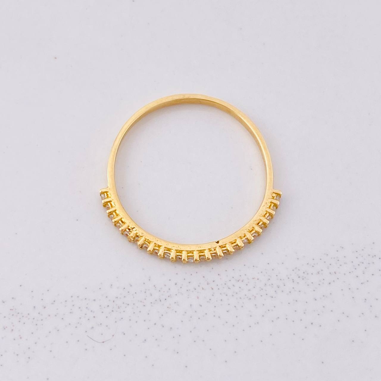 Anillo Circones Seguidos 1.3g / T7 1/2 Oro Amarillo 18K