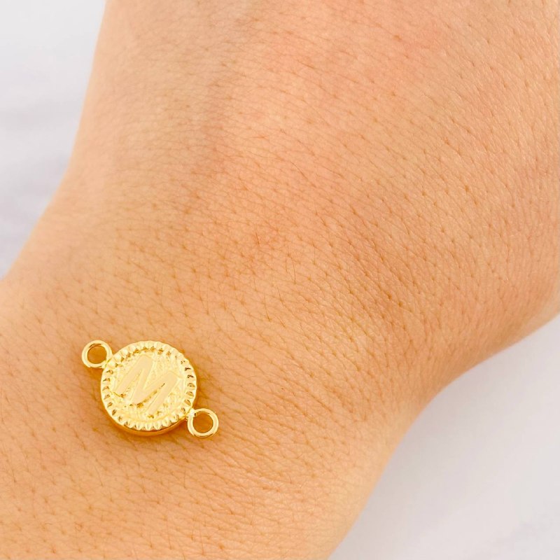 Herraje Circulo Letra M 0.6g / 3/4 in Oro Amarillo 18K