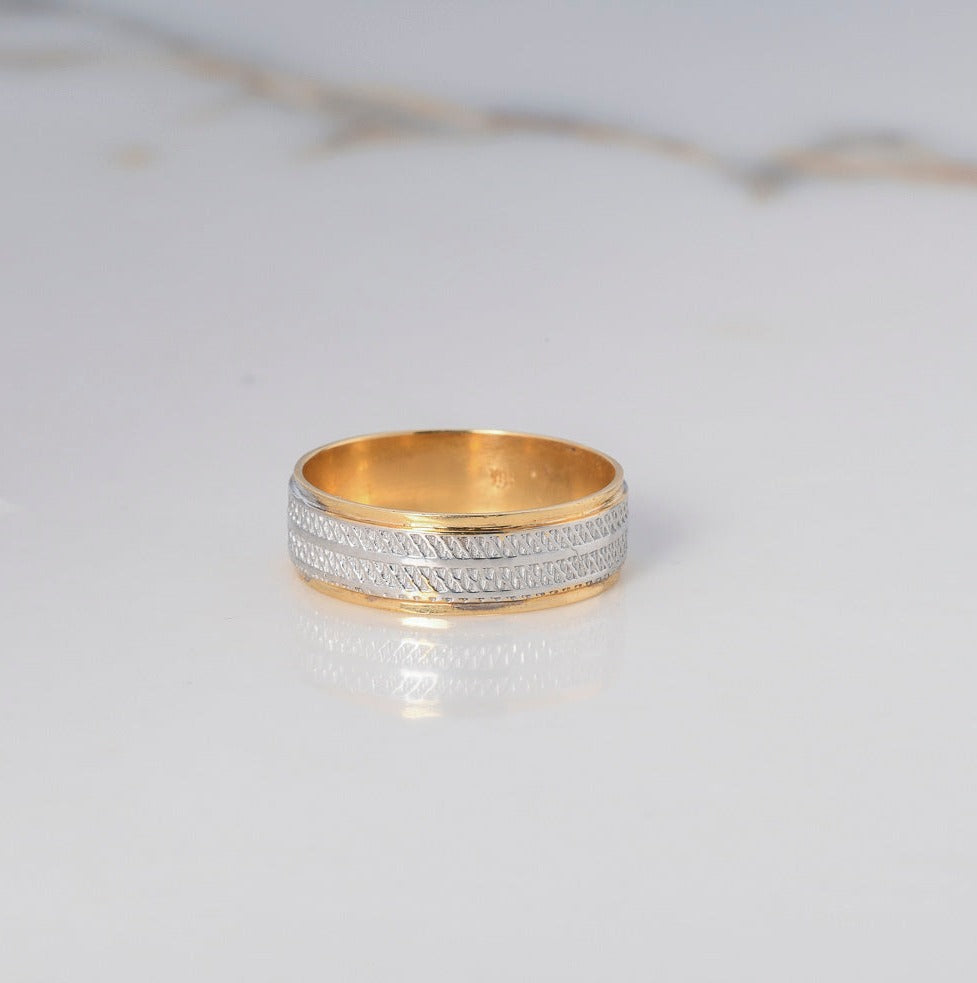 Ring Band 3.65gr / Size 6 1/2 / Relive Two-tone Yellow White $