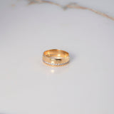 Ring Band 4.15gr / Size 6 1/4 / White Zircons Yellow Gold $