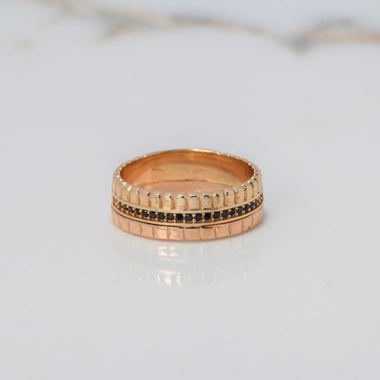 Relief Band Ring 5.9gr / Size 6 3/4 / Black Zircons Two-tone Yellow and Rose Gold $