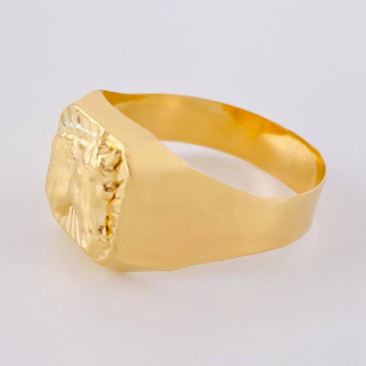 Signet Ring Horse 3.05 g / T9 3/4 18K Yellow Gold