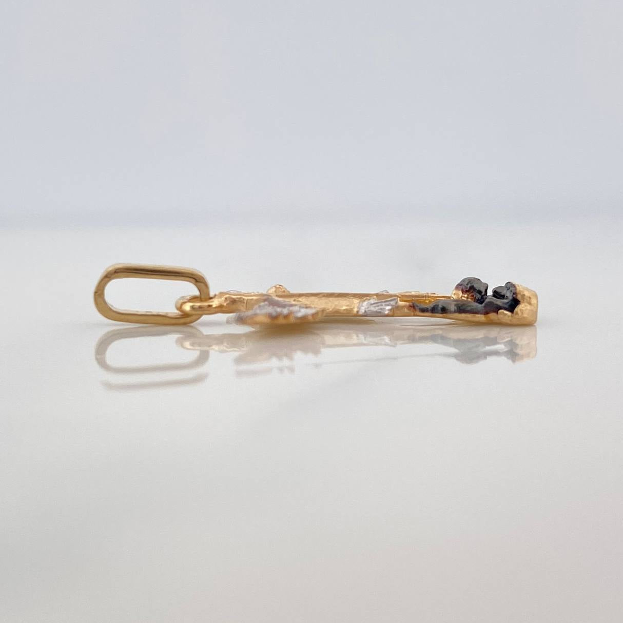 Dije San Miguel 1.8 g / 1 1/4 in Tres Oros Amarillo Blanco Negro 18K