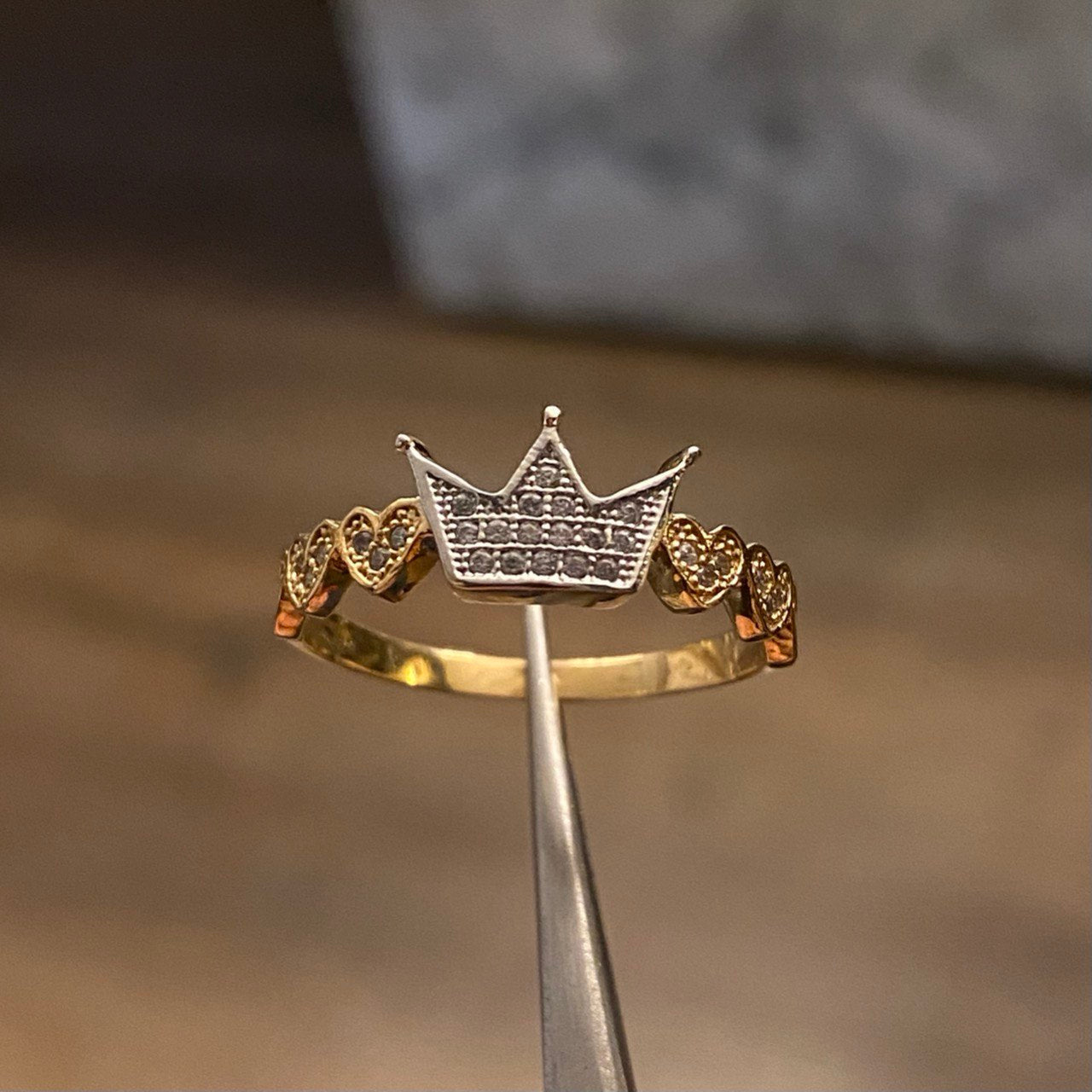 Heart Crown Ring 2.95gr Size 7 White Zircons Two-tone Yellow and White Gold
