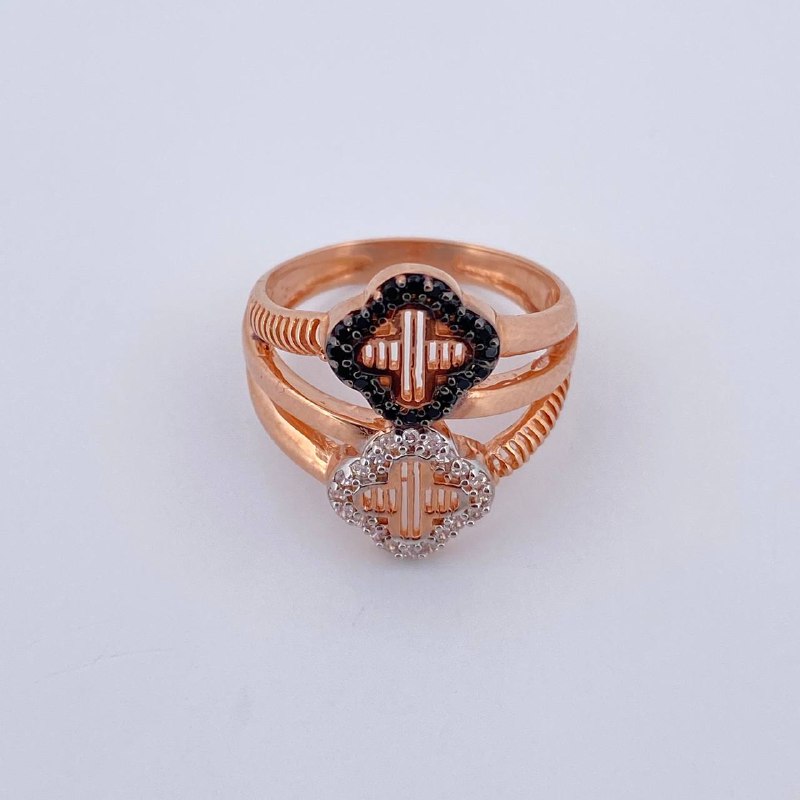 Anillo Trebol  3.8gr / T6 / Oro 18K $