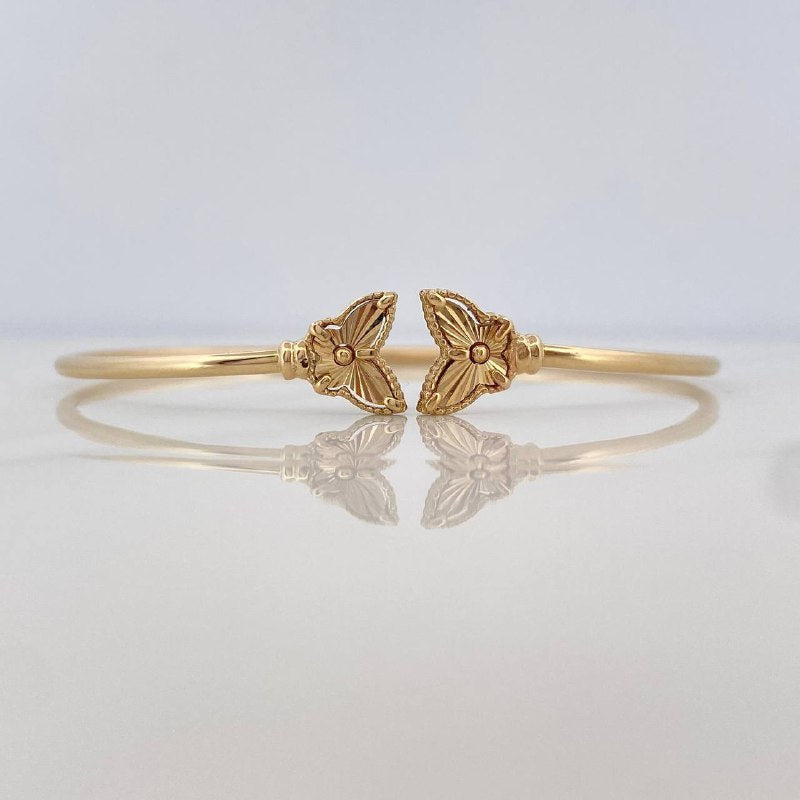 Diamond Cut Butterfly Hoop Bracelet 3.55 g / 6 1/2 in / 1.6 mm 18K Yellow Gold