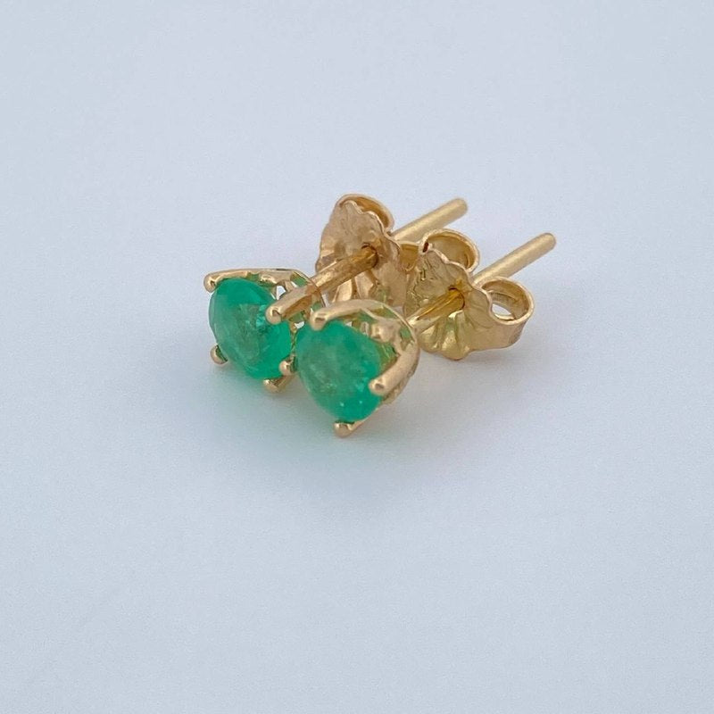 Topos Cuatro Garras Esmeralda 0.95gr / Oro Amarillo 18K +