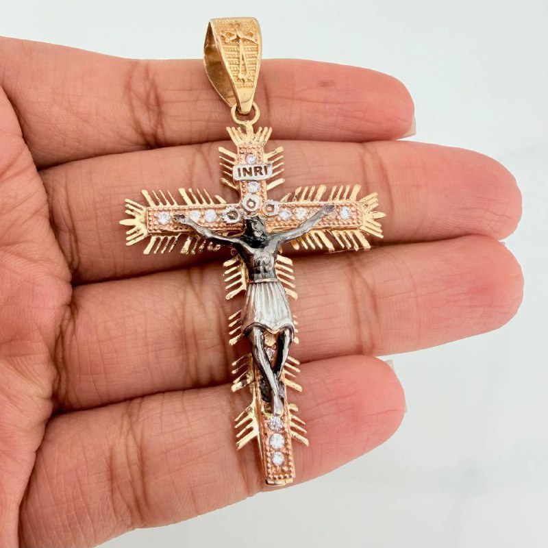 Dije Cruz Cristo Milagroso De Buga 11.15 g / 2 1/2 in Tres Oros 18K