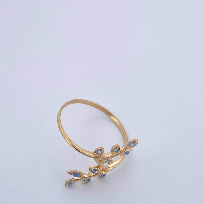 Lobelia Ring 1.2gr / Size 6 3/4 / 18K Gold &