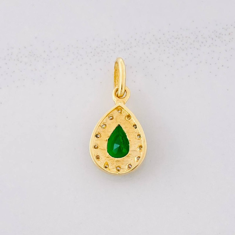 Dije Lagrima 1.65g / 3/4 in Oro Amarillo 18K