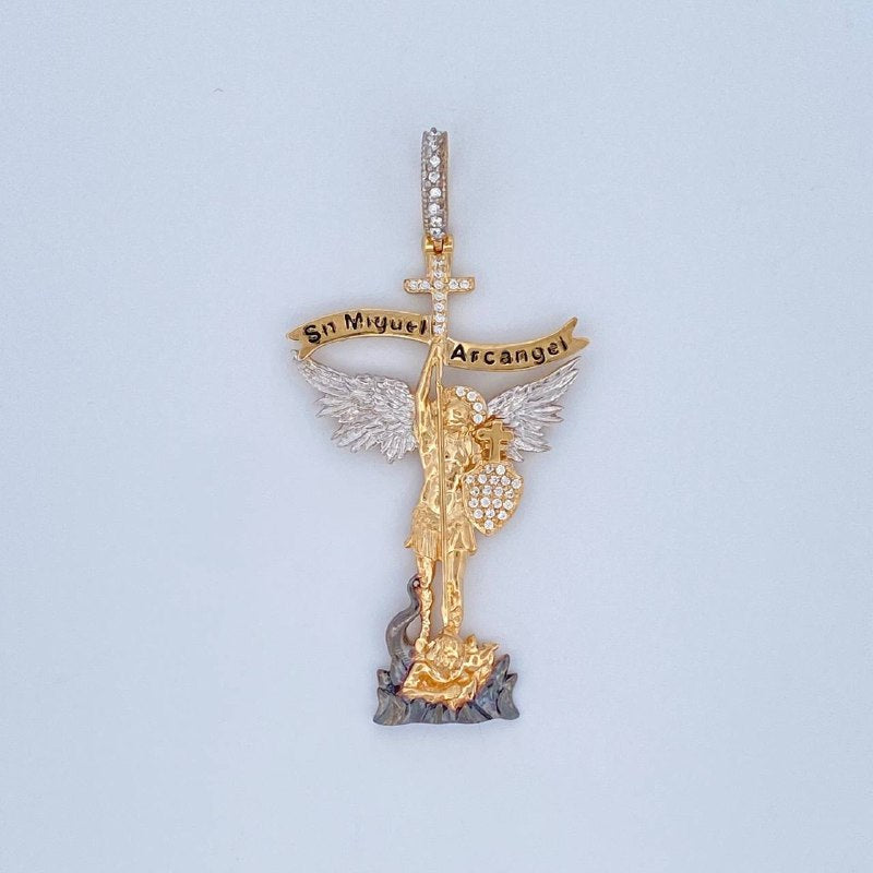 Pendant San Miguel 7.25gr / 2.5in / Three 18K Golds $
