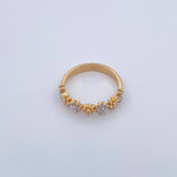 Daisy Ring 3.15gr / Size 6 3/4 / 18K Gold &
