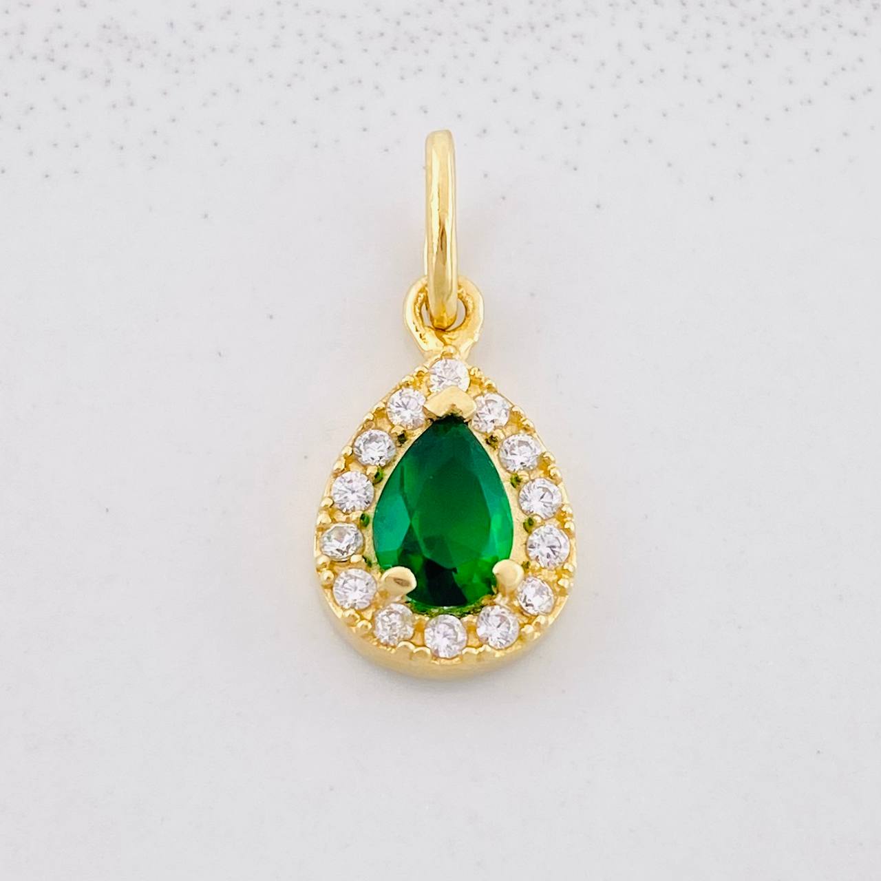 Dije Lagrima 1.6g / 3/4 in Oro Amarillo 18K