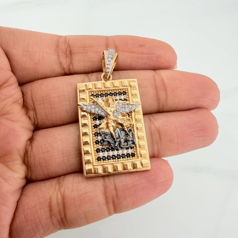 Dije Placa San Miguel Arcangel 10.35 g / 1 1/2 in Tres Oros 18K
