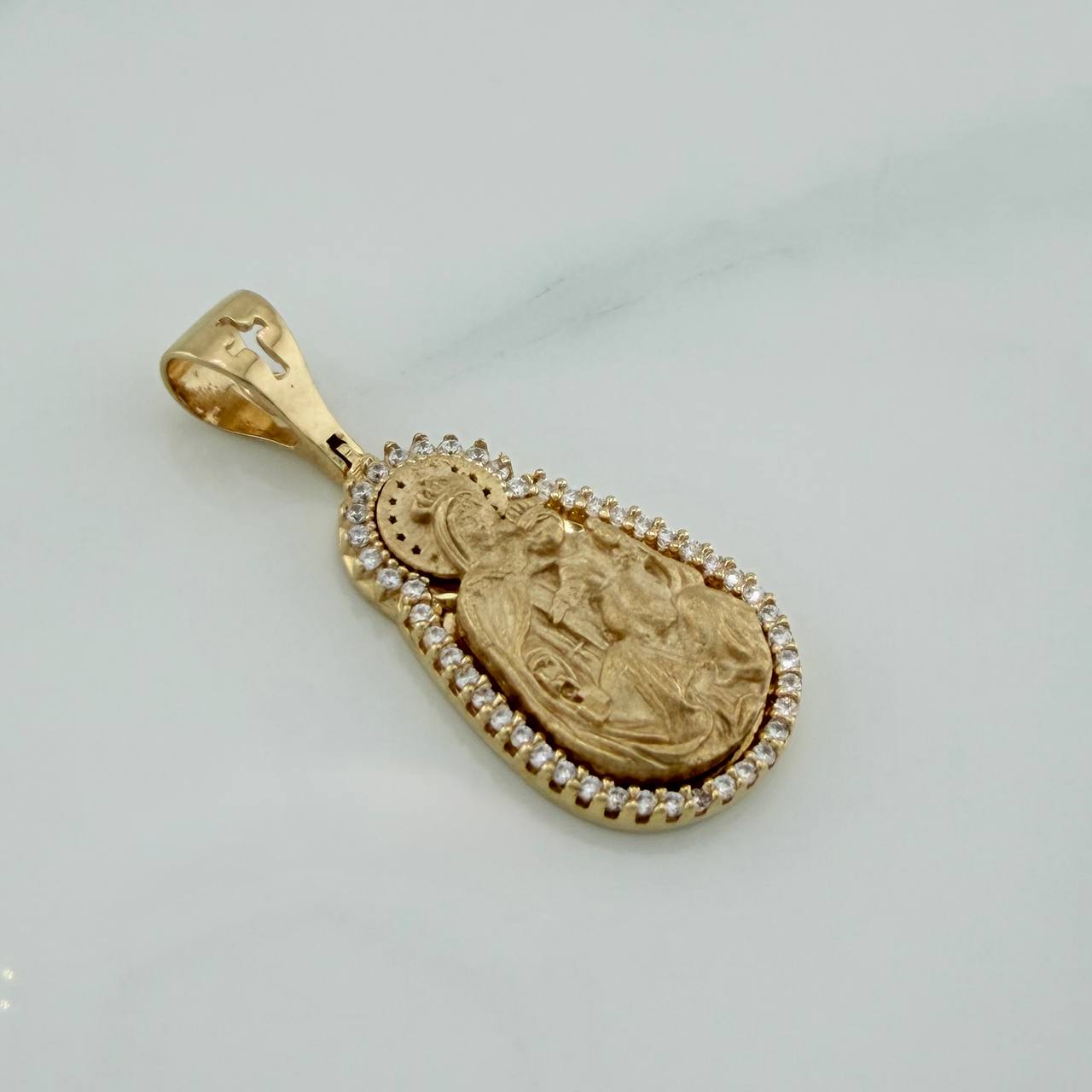 Dije Virgen Del Carmen 5.6 g / 1 1/4 in Oro Amarillo 18K