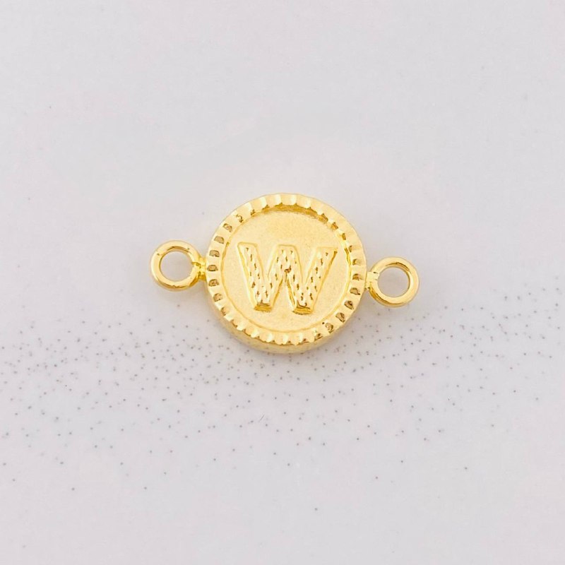 Herraje Circulo Letra W 0.6g / 3/4 in Oro Amarillo 18K