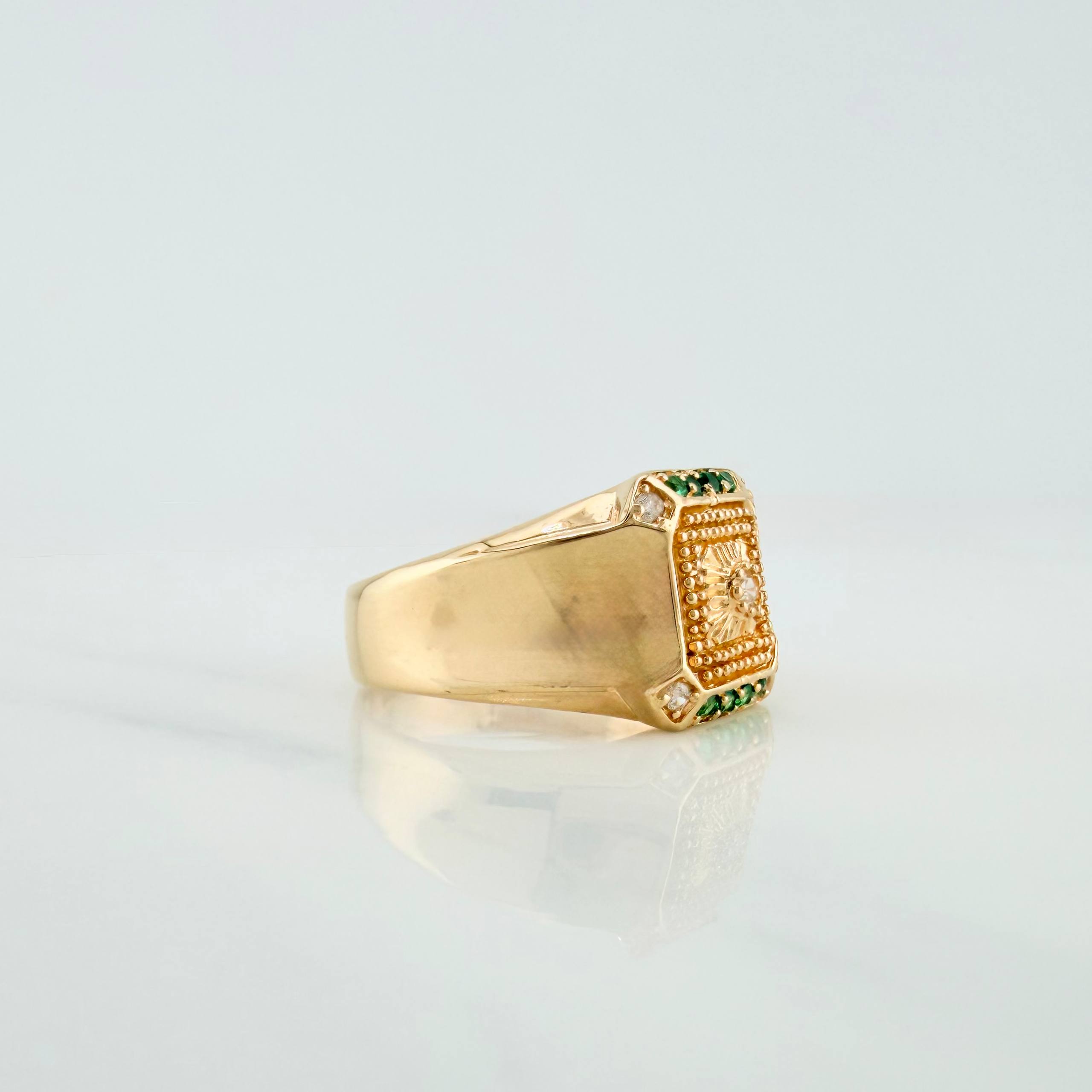 Square Ring 5.9 g / T10 Yellow Gold 18K