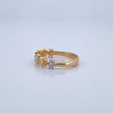 Daisy Ring 3.15gr / Size 6 3/4 / 18K Gold &
