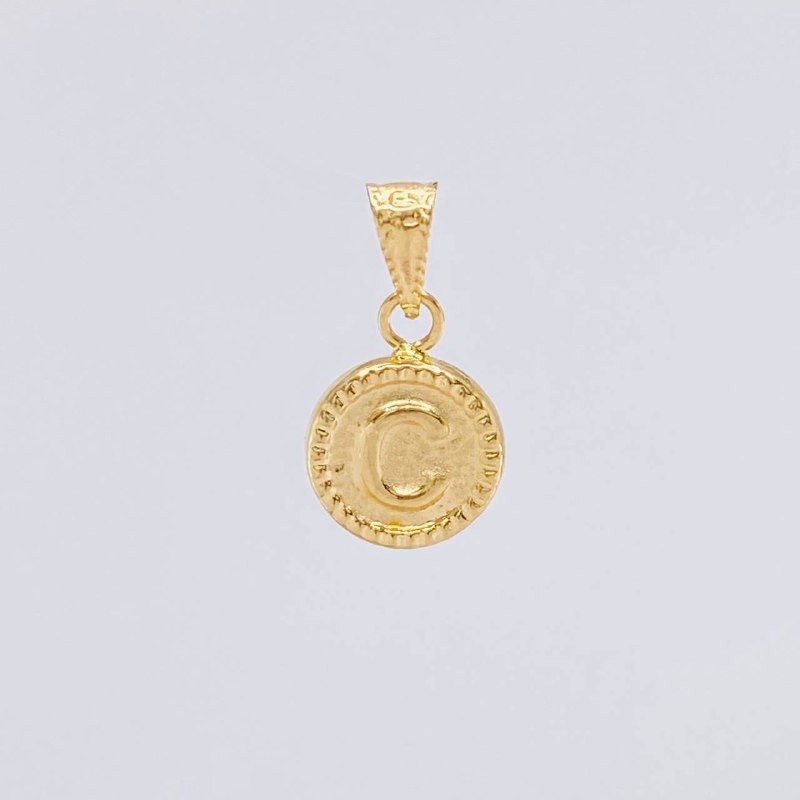 Dije Circulo Letra C 0.4g / 1/2 in Oro Amarillo 18K