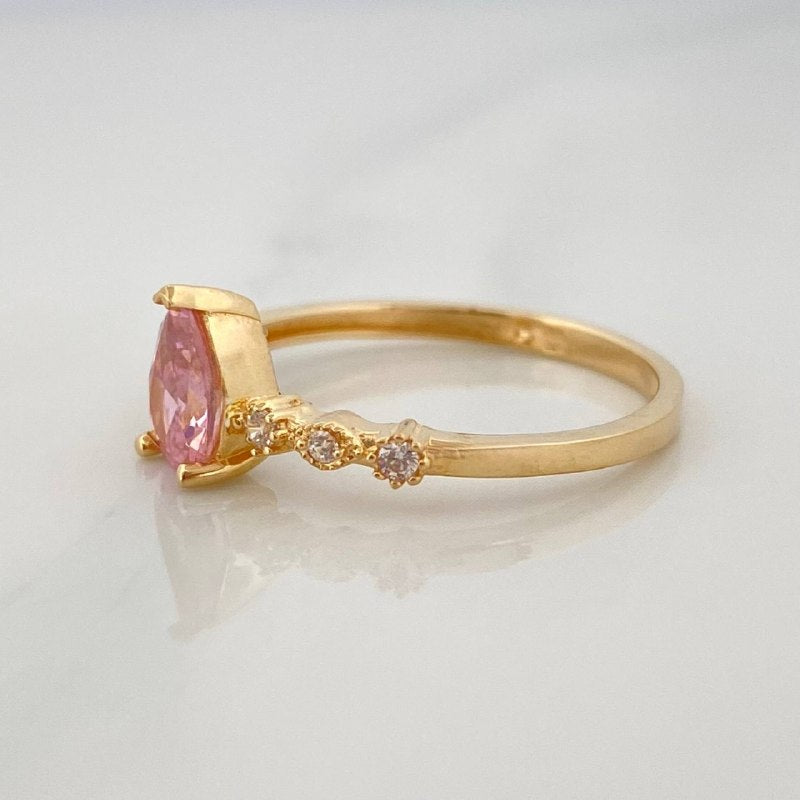 Solitaire Drop Ring 2.1 g / T6 1/2 Yellow Gold 18K