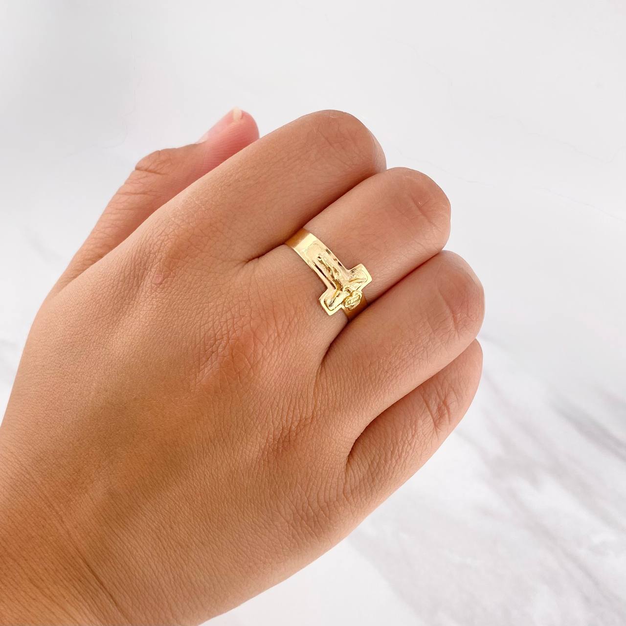 Anillo Cruz Cristo 1.9g / T10 Oro Amarillo 18K