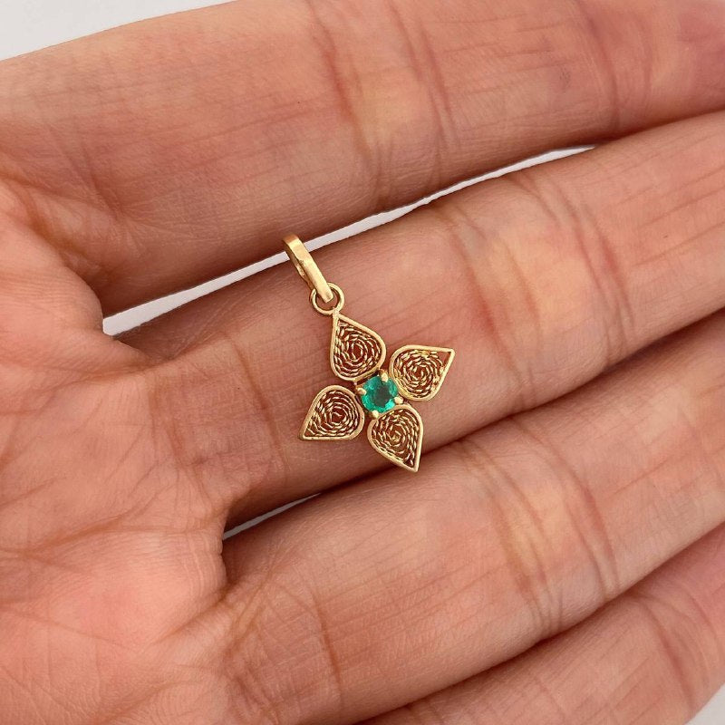 Dije Flor 0.75 g / 3/4 in Oro Amarillo 18K