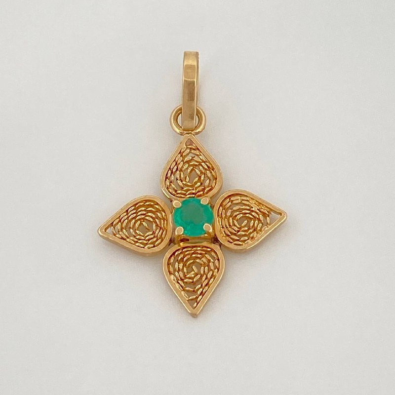 Dije Flor 0.75 g / 3/4 in Oro Amarillo 18K