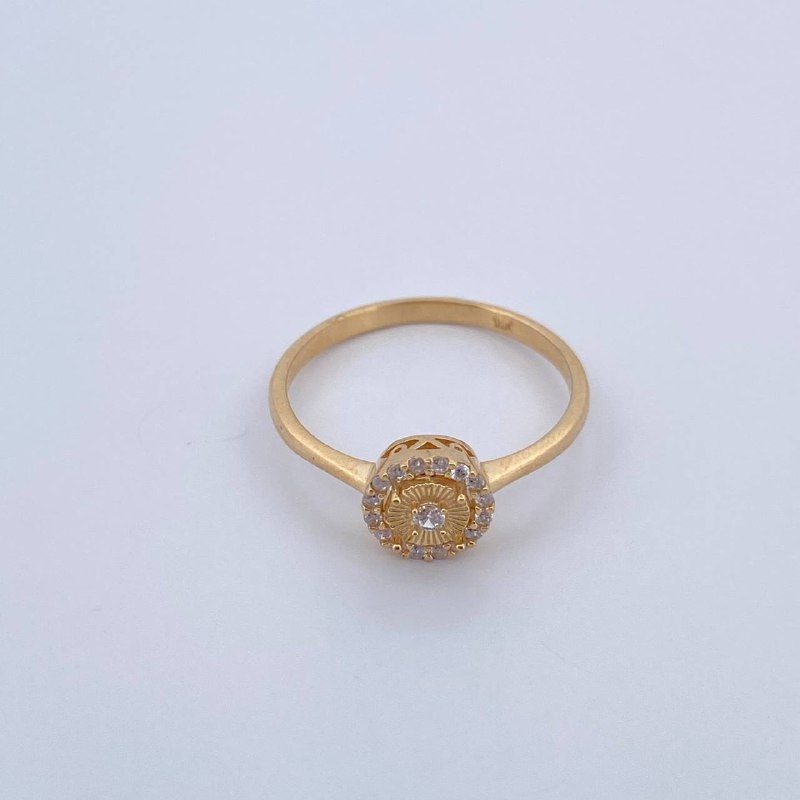 Halo Circle Ring 1.75gr / Size 4 3/4 / 18K Gold &