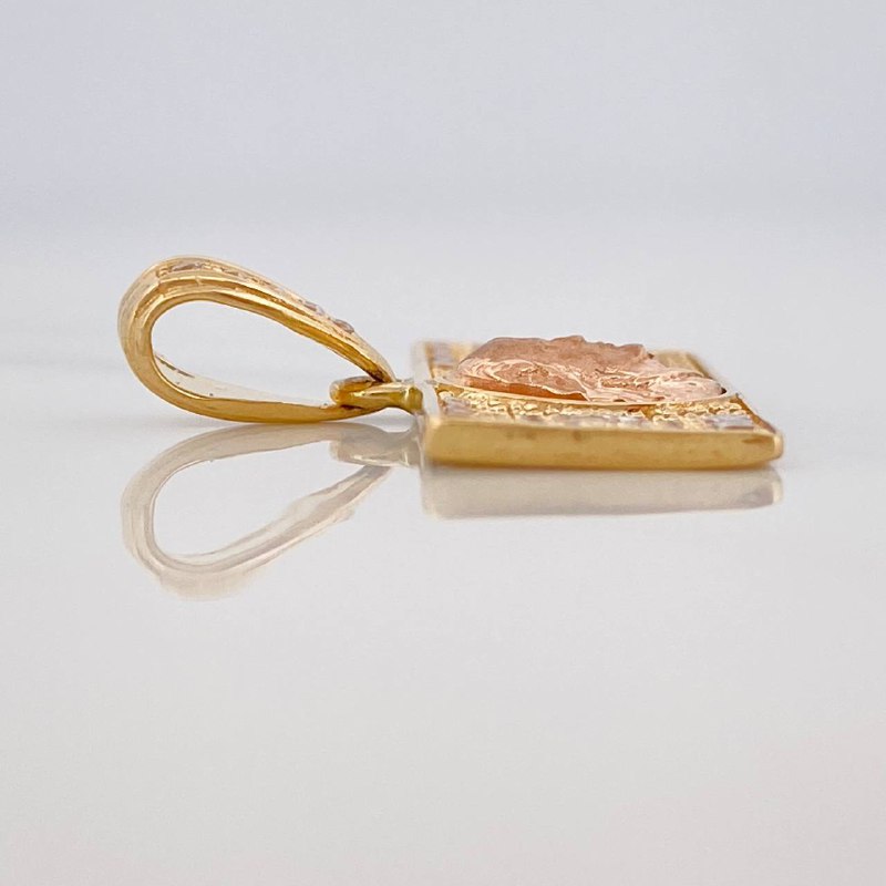 Dije 100 Dolares 3.5gr / 3/4 in / Tres Oros 18K $