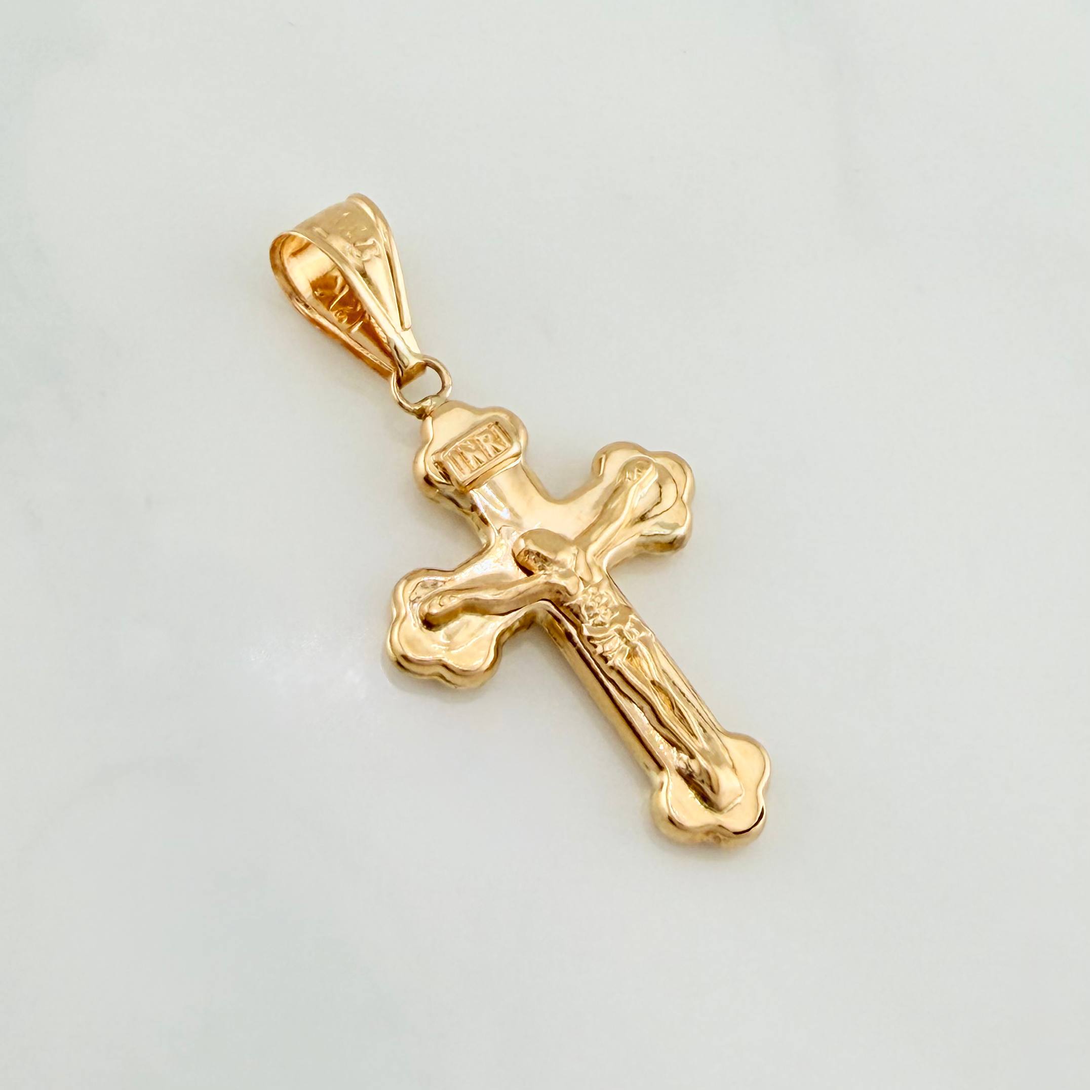 Dije Cruz Cristo 1.4 g / 1 1/2 in Oro Amarillo 18K