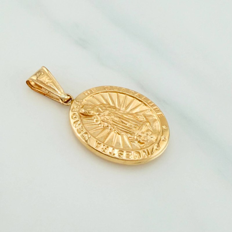 Pendant Virgin of Guadalupe 1.9 g / 1 1/4 in 18K Yellow Gold