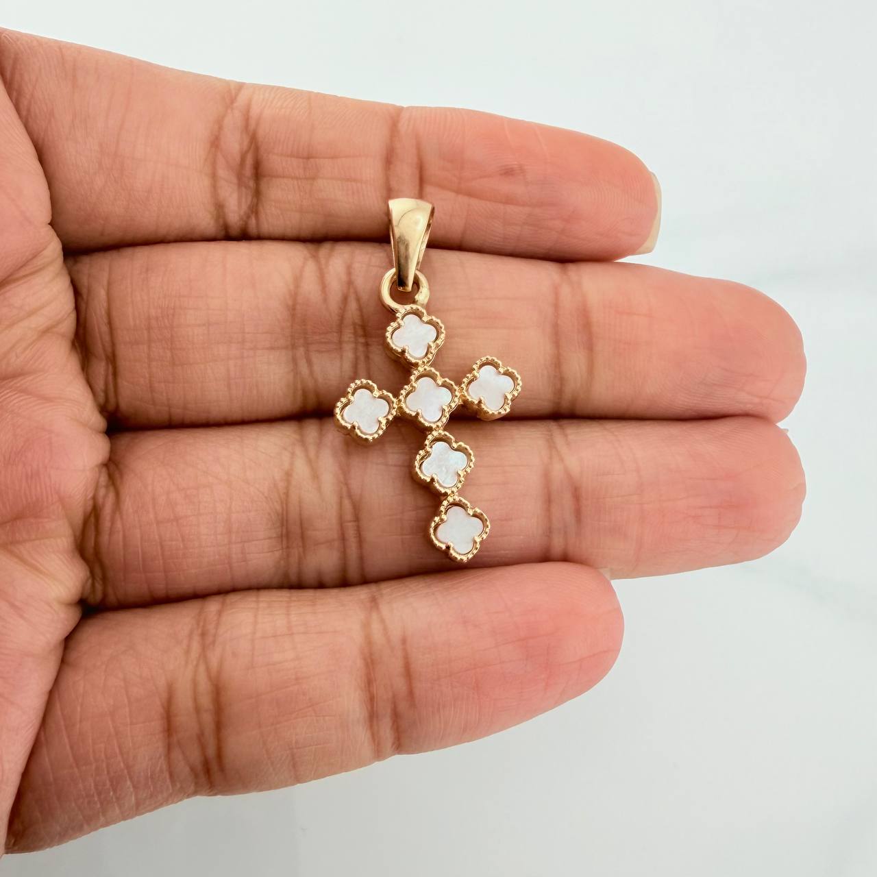 Dije Cruz Trebol 3.25 g / 1 1/4 in Oro Amarillo 18K