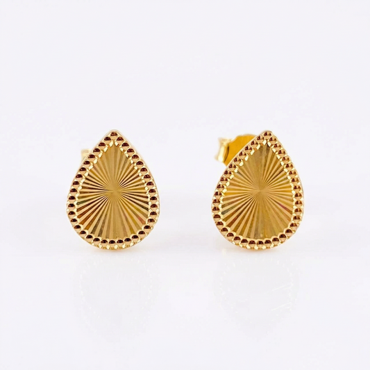 Diamond Cut Drop Stud Earrings 0.85gr / 7.95mm 18K Yellow Gold ©