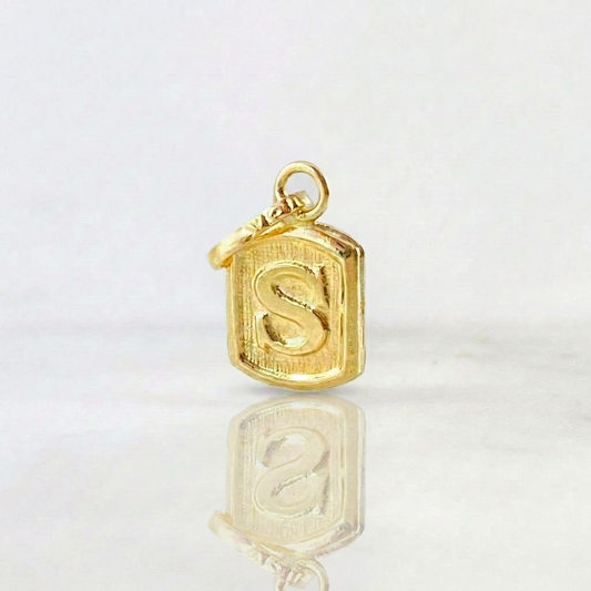 Dije Letra S 0.4g / 1/2 in Oro Amarillo 18K