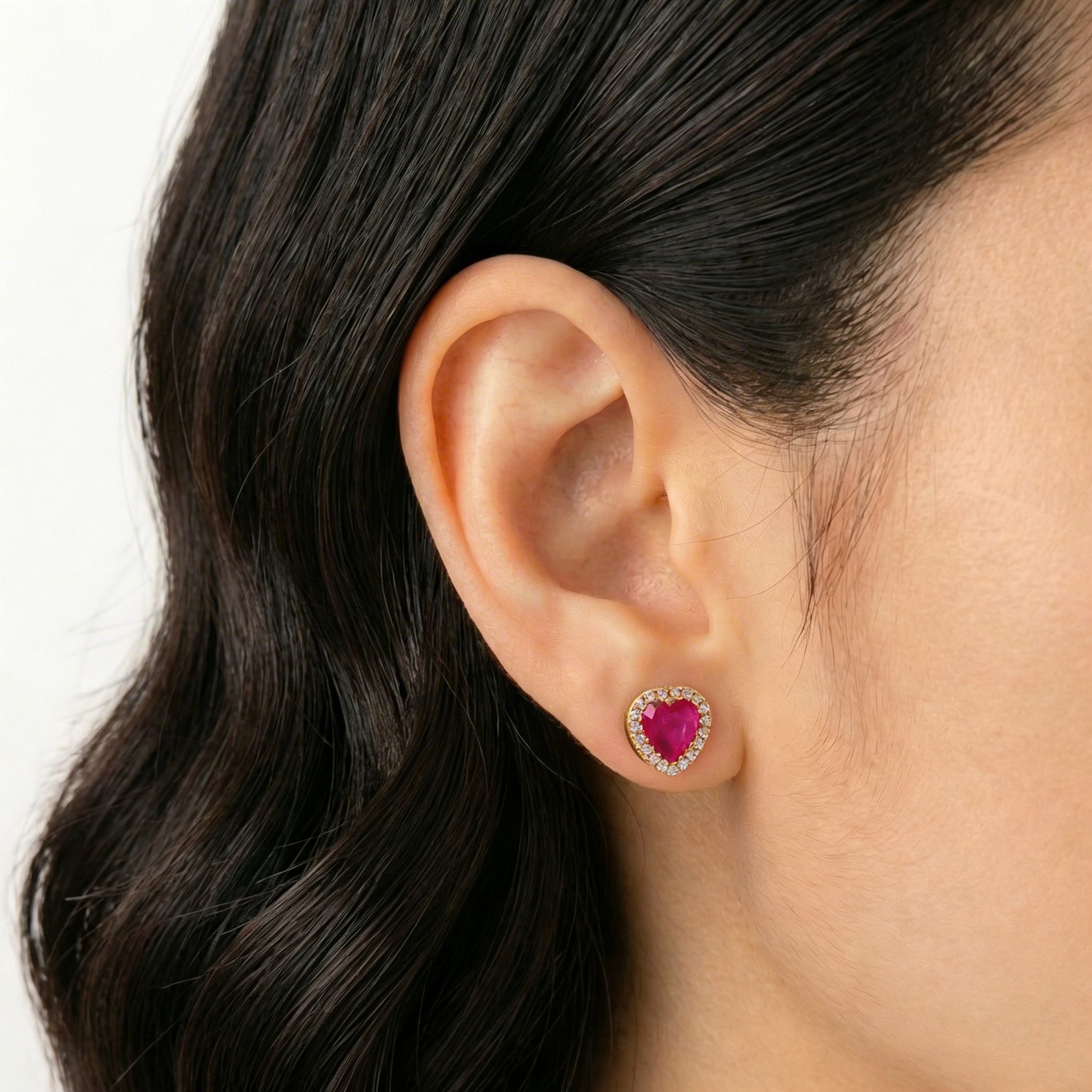 Heart Stud Earrings Rubies 1.11 Qts Diamonds 30pts 2.95gr / 7.6mm 18K Yellow Gold ©