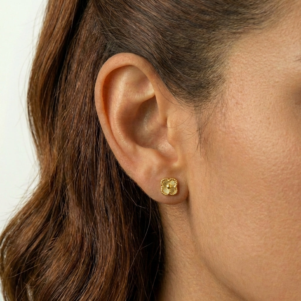 Clover Stud Earrings 1.85 g / in / 7.8 mm Yellow Gold 18K