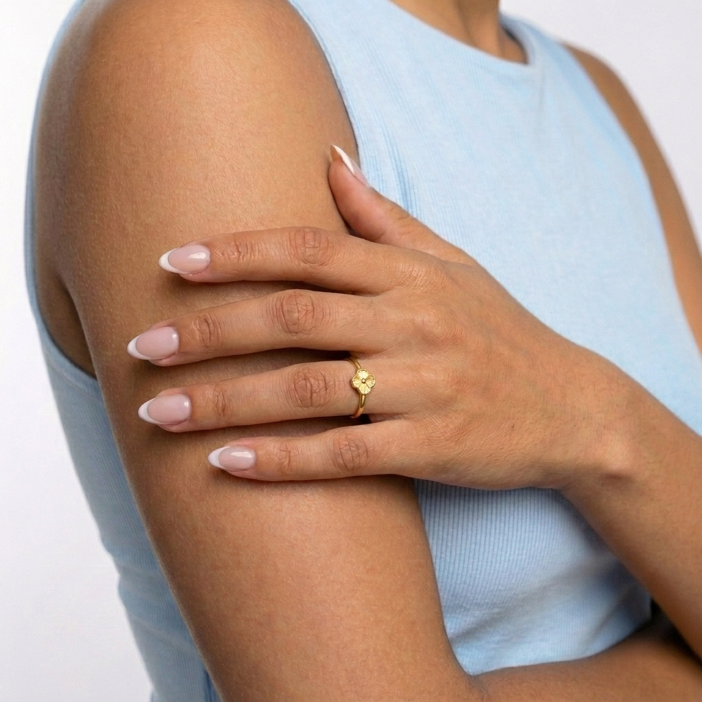 Diamond Cut Clover Ring 1 g / T8 1/2 Yellow Gold 18K