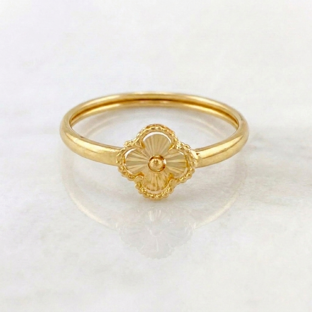 Diamond Cut Clover Ring 1 g / T7 3/4 Yellow Gold 18K